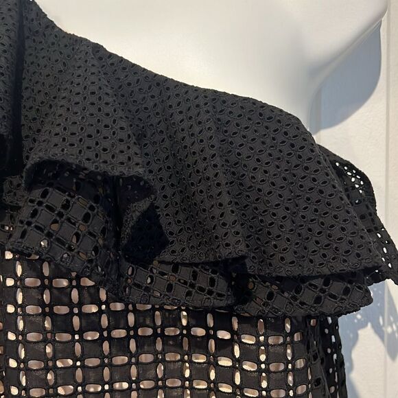 J.Crew‎ Black/Nude Eyelet Ruffle One Shoulder Top Size 6 - Picture 4 of 13